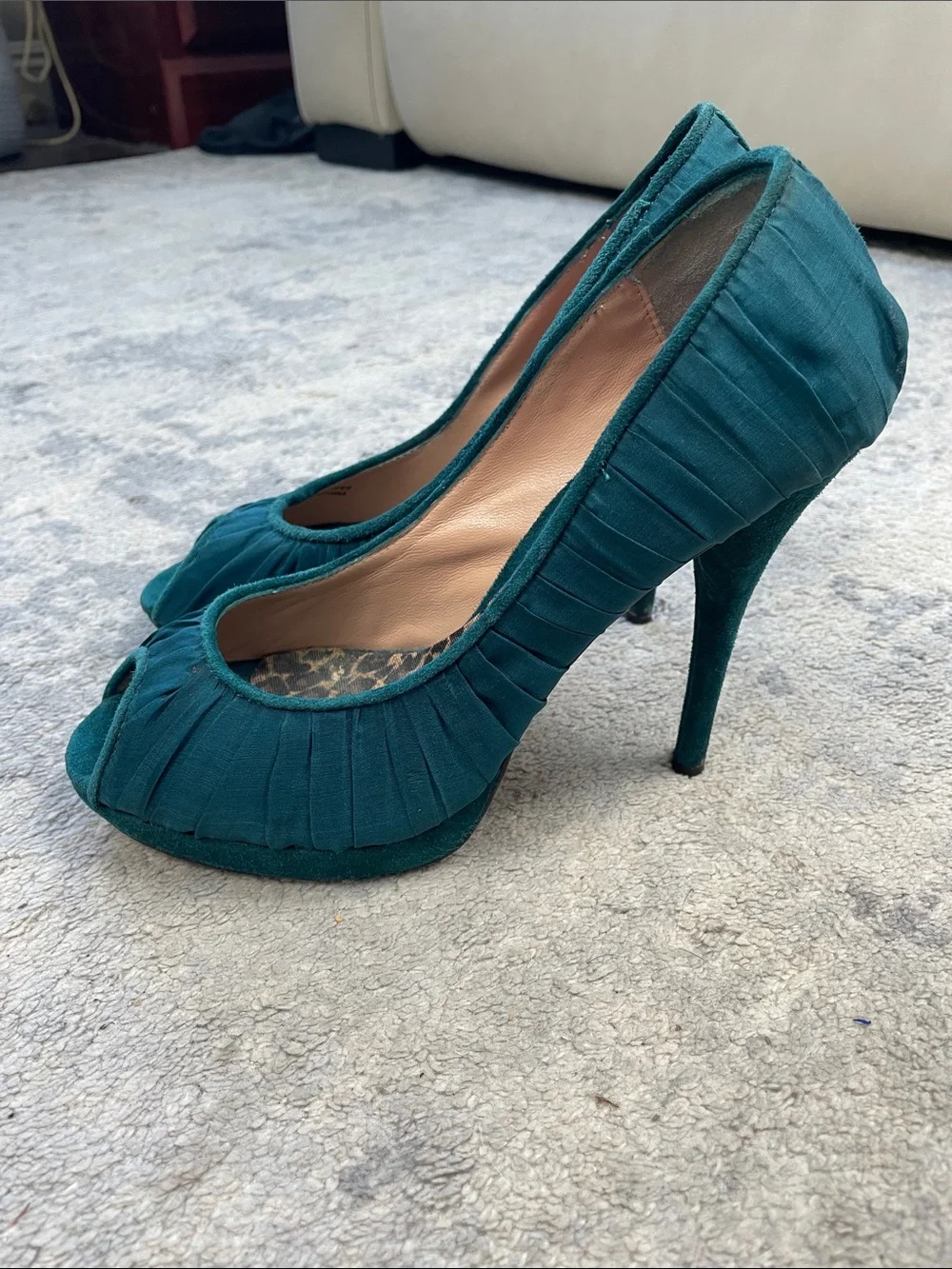 Betsey Johnson Winona Teal Peeptoe Pleated Pumps Sz 9